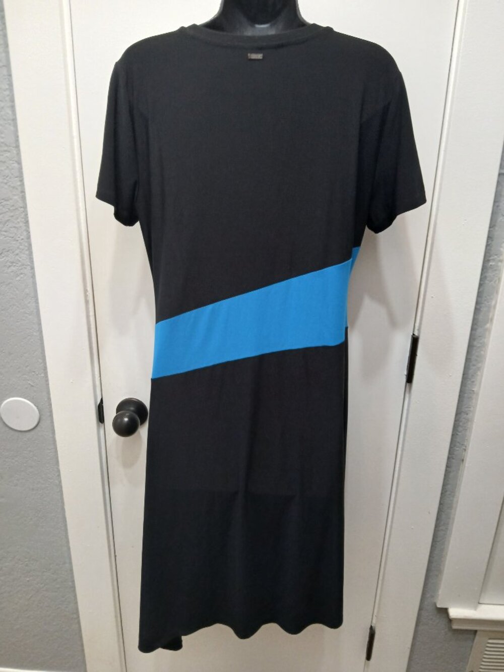 DKNY Tri Color T Dress🩵💙🖤🤍 - Picture 7 of 11
